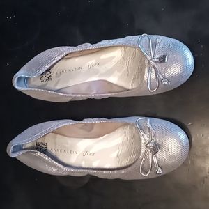 Anne Klein gold Flatt's 6.5